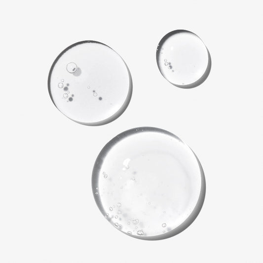 Suero ligero y de rápida absorción. La fórmula sin silicona brinda protección contra la contaminación durante 48 horas y protege el cabello del daño causado por el calor hasta 450°F/ 232oC que causan enredos, roturas y estática.