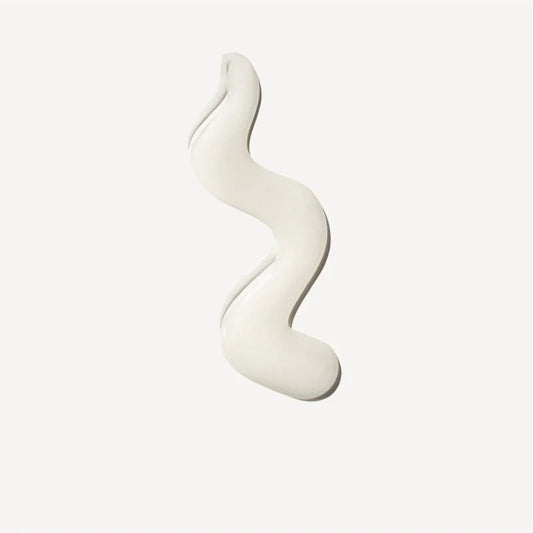 "Un gel de peinado para rizos con alta definición y con fijación media flexible,
óptima para rizos, ondas y bucles fuertes e hidratados incluso en condiciones
de alta humedad."